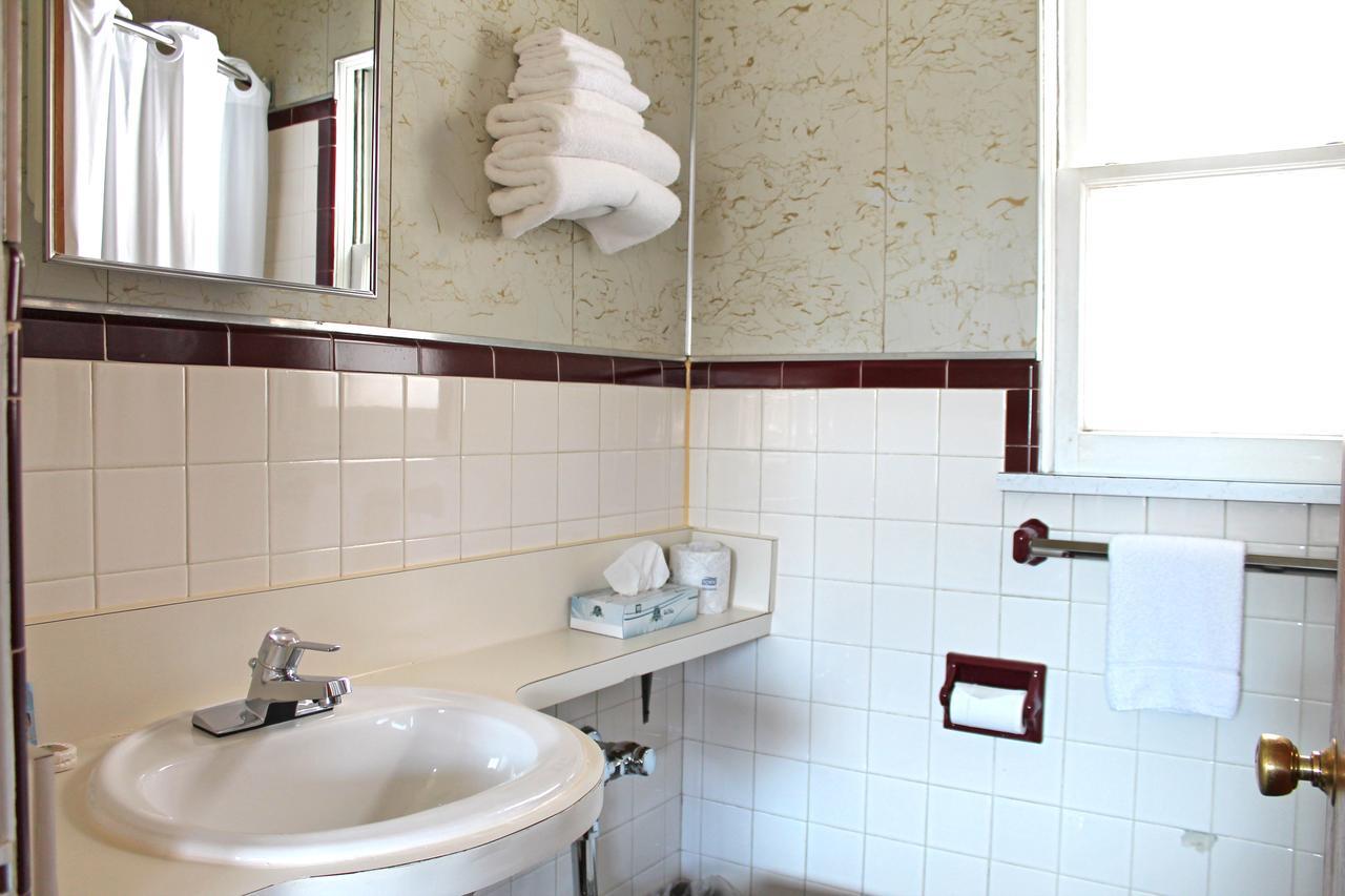 Budget Host Crestview Inn Sault Ste. Marie Bagian luar foto