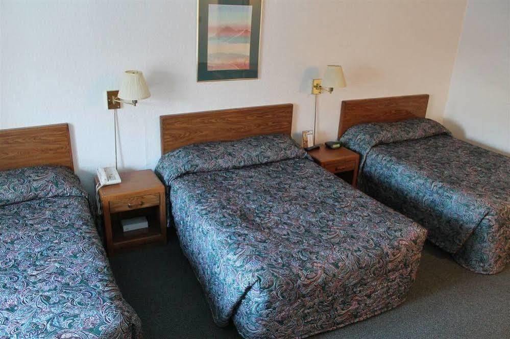 Budget Host Crestview Inn Sault Ste. Marie Bagian luar foto