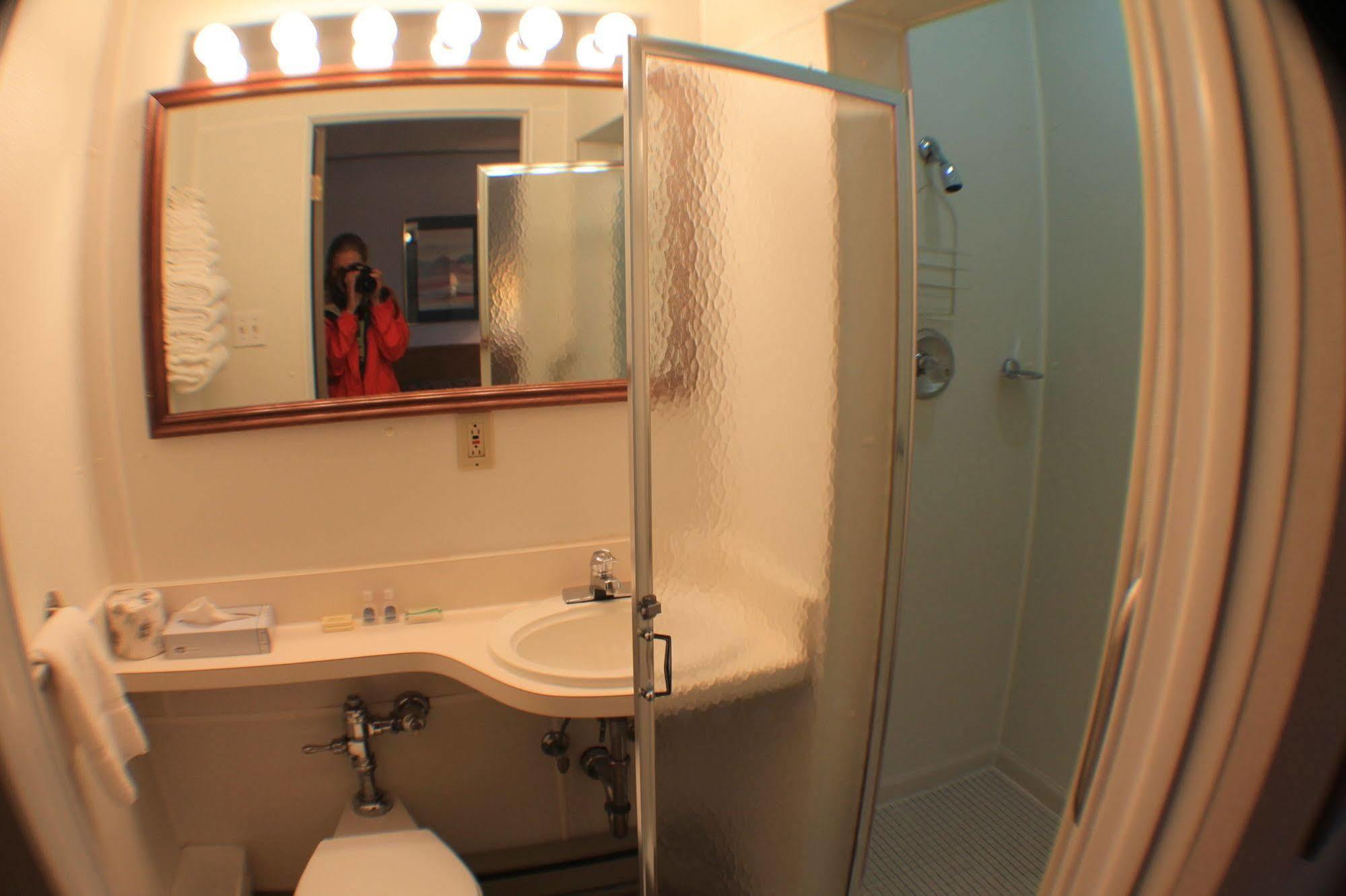 Budget Host Crestview Inn Sault Ste. Marie Bagian luar foto