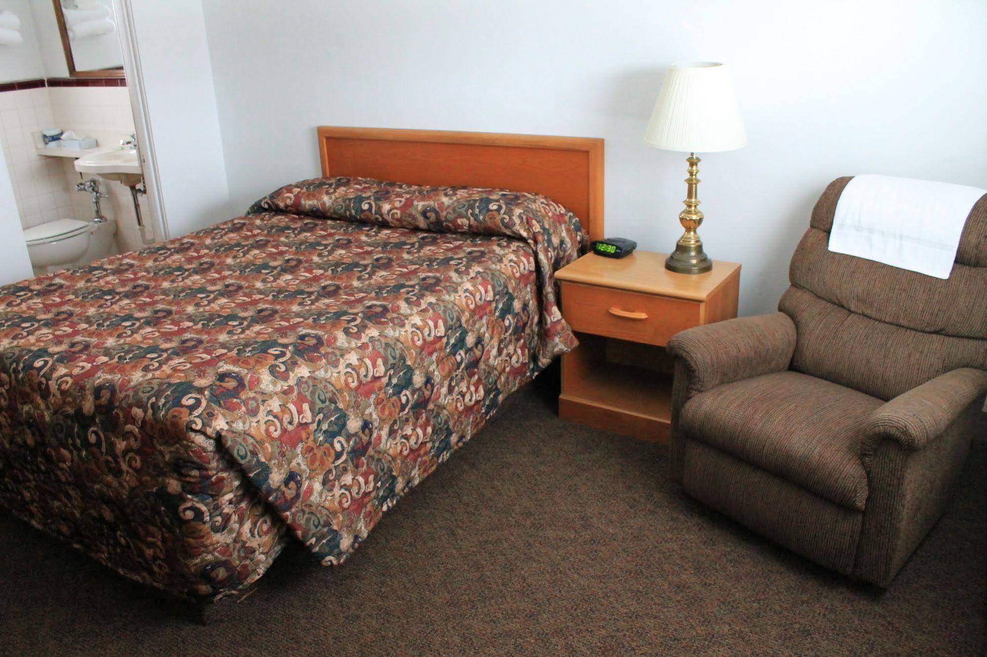 Budget Host Crestview Inn Sault Ste. Marie Bagian luar foto