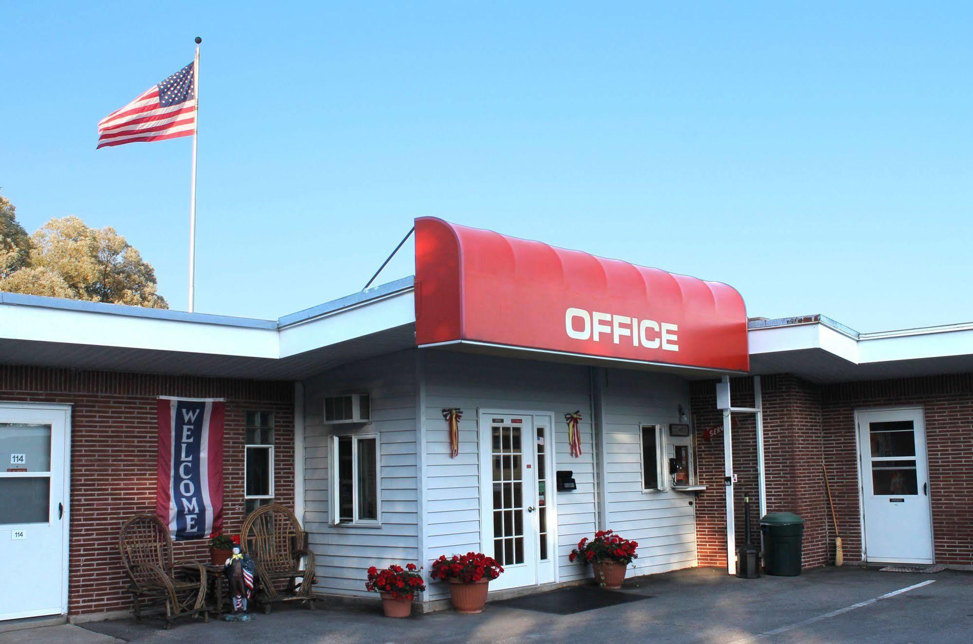 Budget Host Crestview Inn Sault Ste. Marie Bagian luar foto